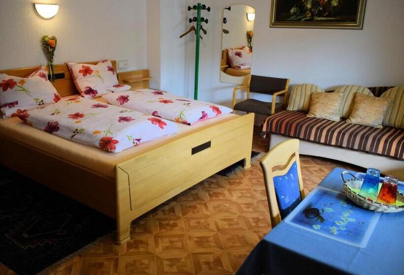 Номер Стандарт с Балконом, Gaestehaus Grau