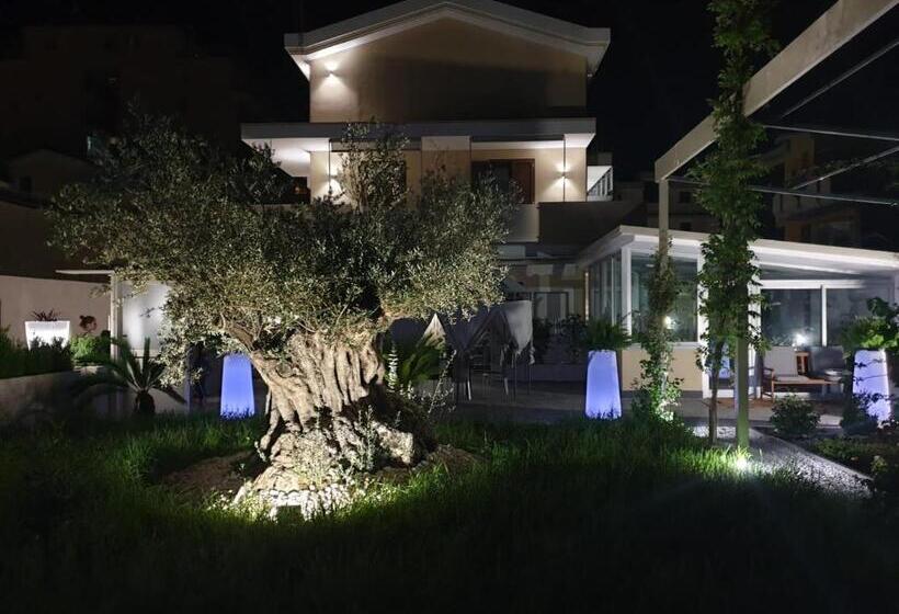 家庭工作室, Residenza Carlucci