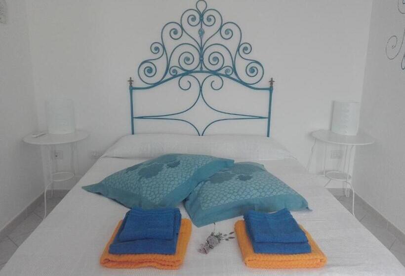 Standard room with outdoor bath, Le Pavoncelle Blu