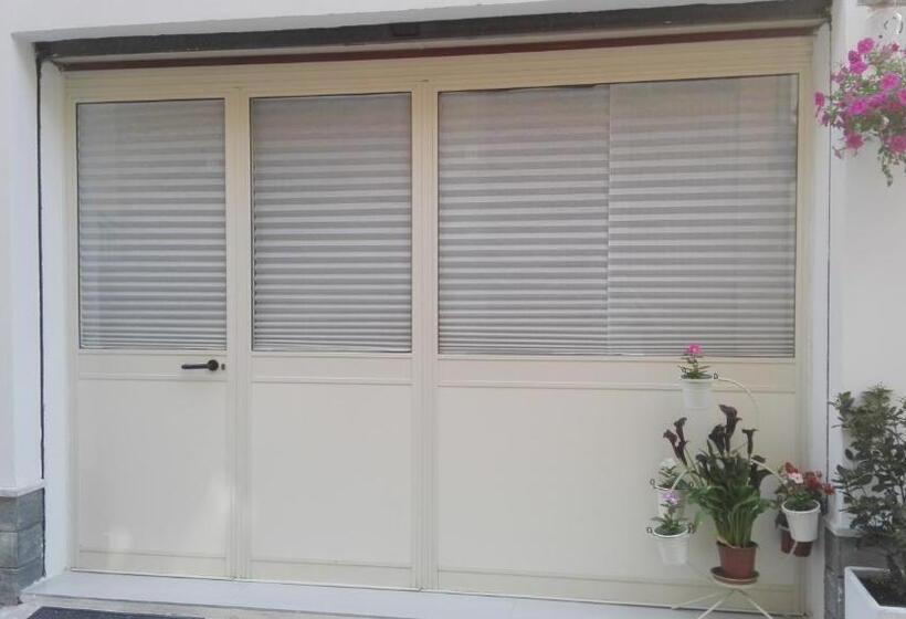 اتاق لوکس چهار تخته, Sweety House