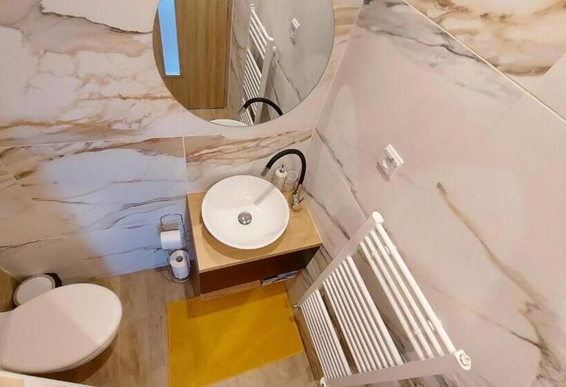 低层单卧公寓, Apartmány Podlavice