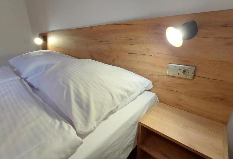 带1个卧室的带阳台的公寓, Apartmány Podlavice