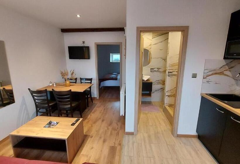 低层单卧公寓, Apartmány Podlavice