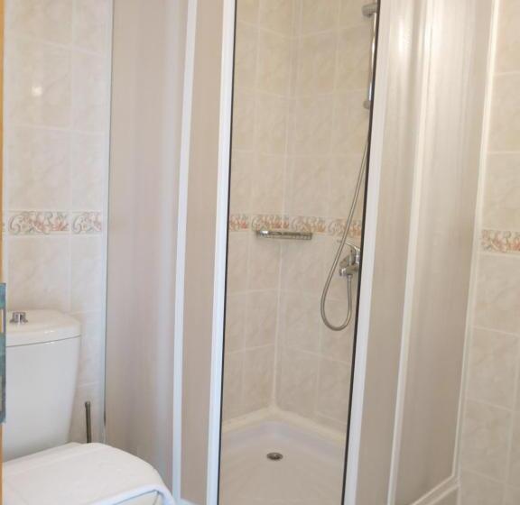 Deluxe Suite, Kulube