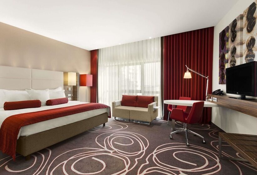 سوییت جونیور, Ramada By Wyndham Pitesti