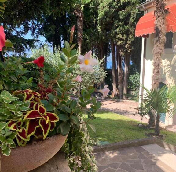 Четырехместный Номер Стандарт, Villa Corteolivo Rooms