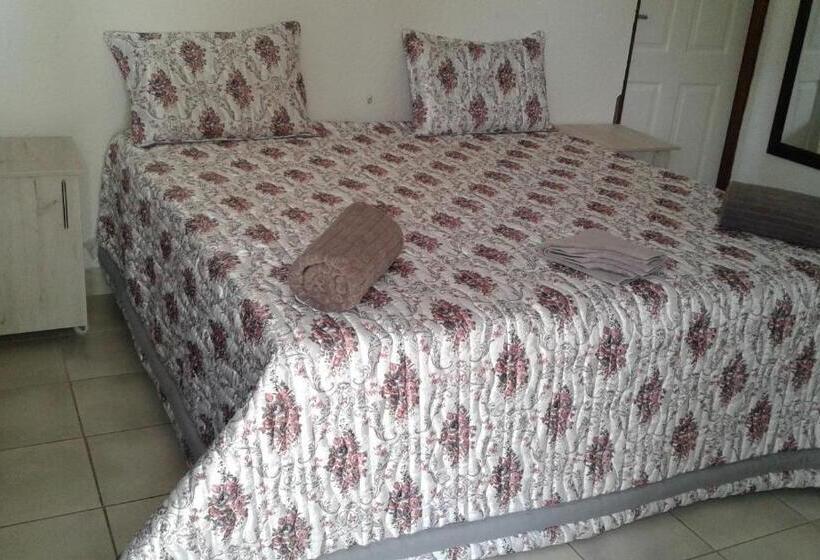 Семейный Номер Вид на Сад, Elegant Guest House Malelane