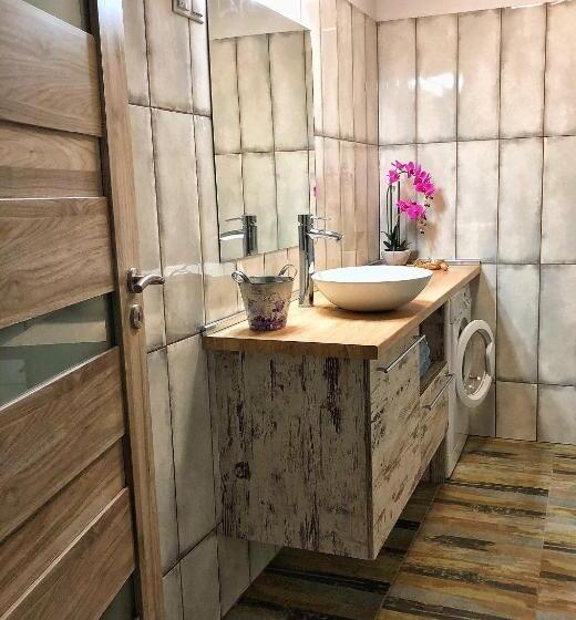 Апартаменты 2 Спальни, Moment Apartments