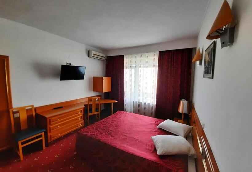 Standard Room, Black Lord