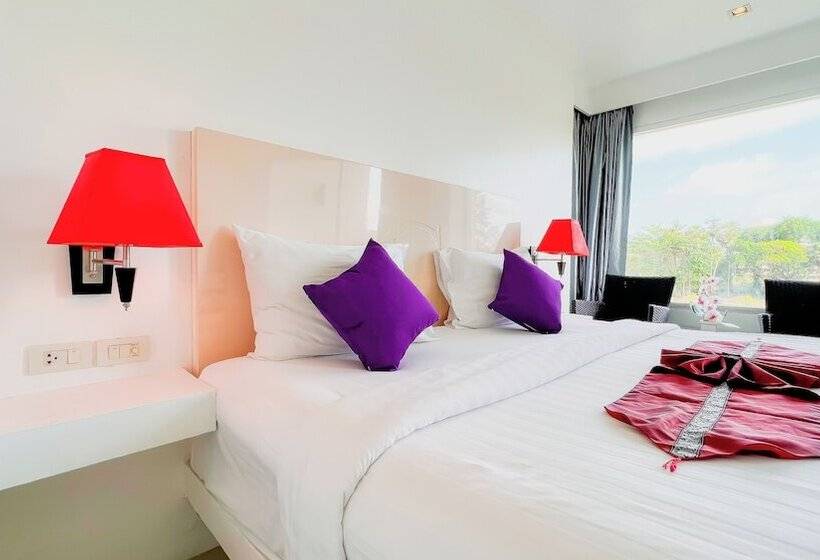 디럭스 룸, Grand Sunset Hotel Phuket