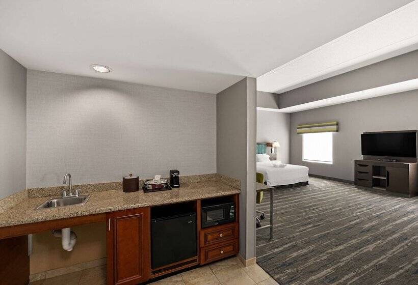 スタンダードスタジオ, Hampton Inn & Suites Poughkeepsie
