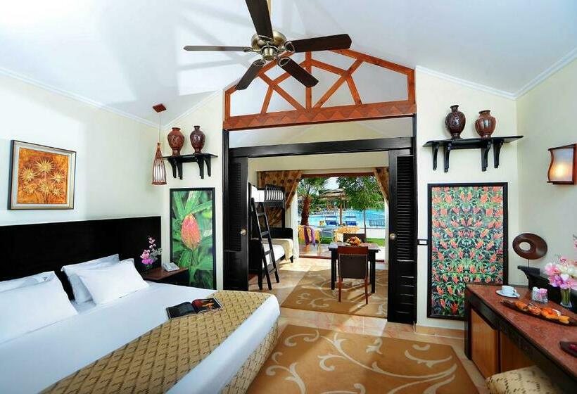 プールの見えるスタンダードトリプルルーム, Pickalbatros Jungle Aqua Park  Neverland Hurghada