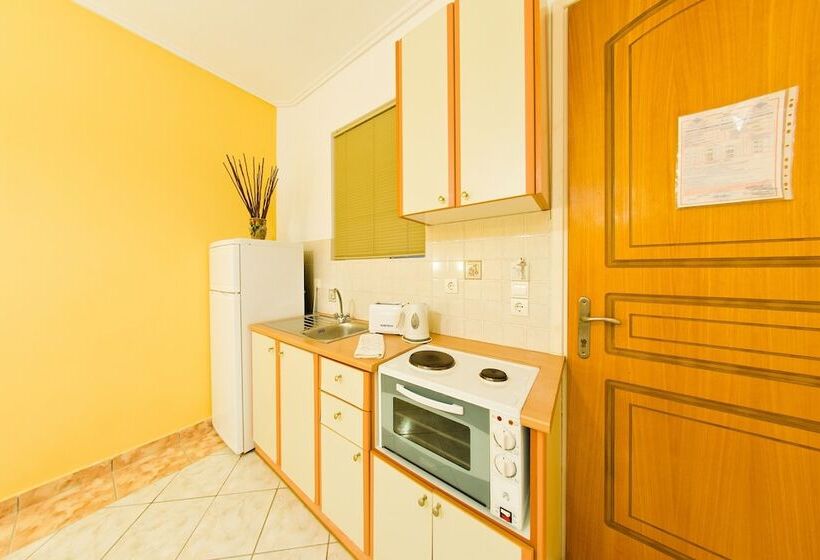 Апартаменты 1 Спальня, Remezzo Studios & Apartments