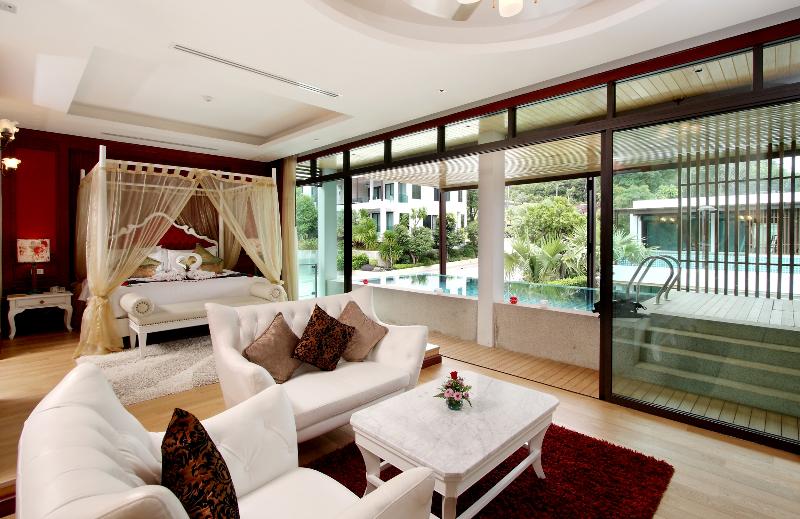 디럭스 스위트, Wyndham Sea Pearl Resort, Phuket