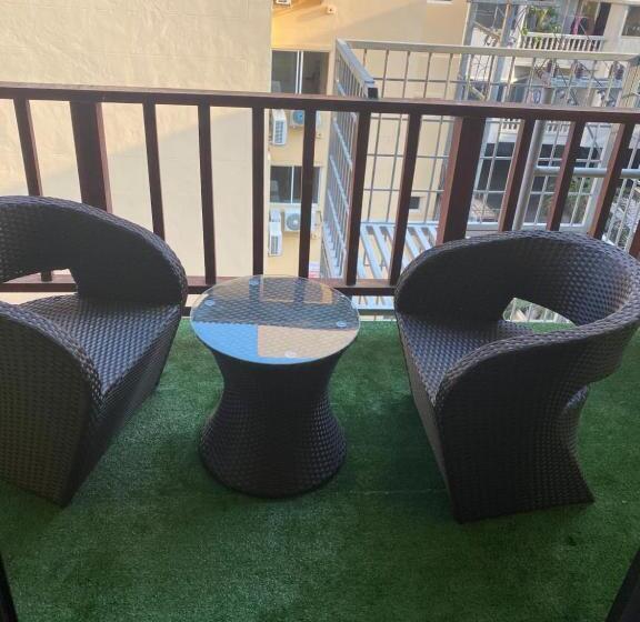 اتاق لوکس با بالکن, Jomtien Beach Hostel & Guesthouse