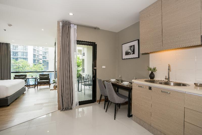 풀장 전망 디럭스 룸, Altera Hotel And Residence By At Mind
