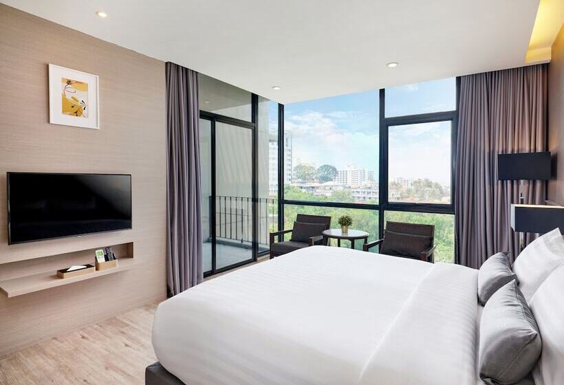 디럭스 룸, Altera Hotel And Residence By At Mind