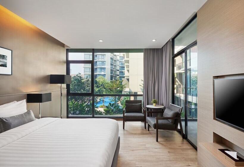 풀장 전망 디럭스 룸, Altera Hotel And Residence By At Mind