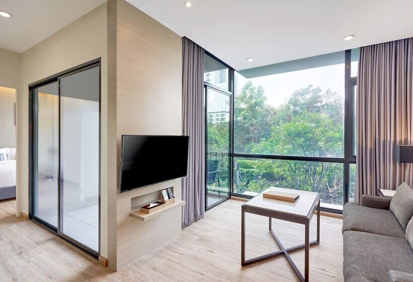 풀장 전망 스위트, Altera Hotel And Residence By At Mind
