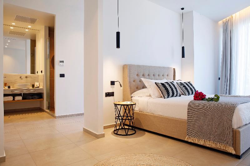 디럭스 룸, Altera Hotel And Residence By At Mind