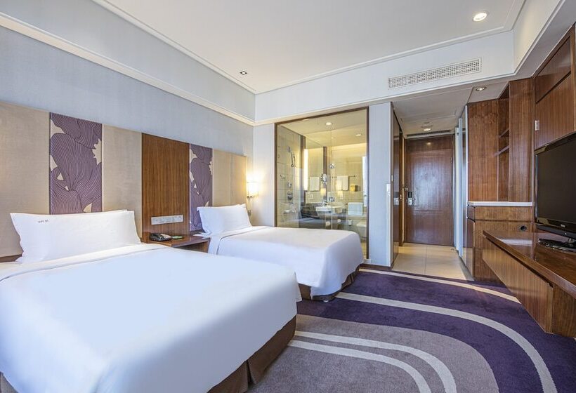 Номер Клуб, Holiday Inn Qingdao City Center, An Ihg Hotel   May 4th Square