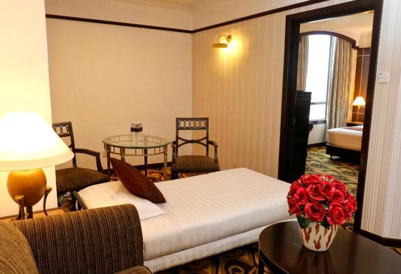 Люкс, Mardhiyyah Hotel And Suites