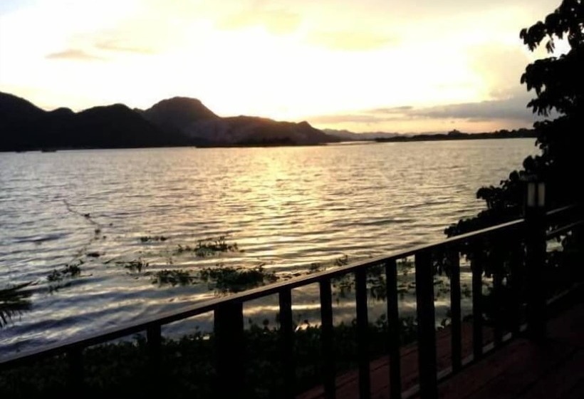 سوئیت با چشم‌انداز رودخانه, Monsane River Kwai Resort
