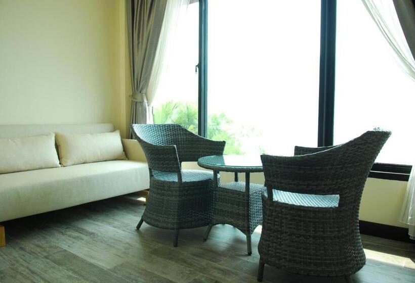 سوئیت با چشم‌انداز رودخانه, Monsane River Kwai Resort