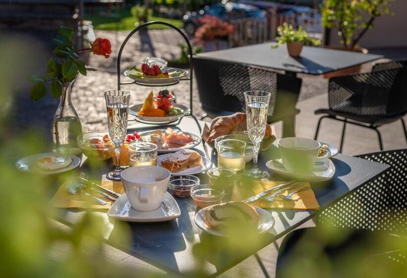 Номер Deluxe с Балконом, Rebenheim