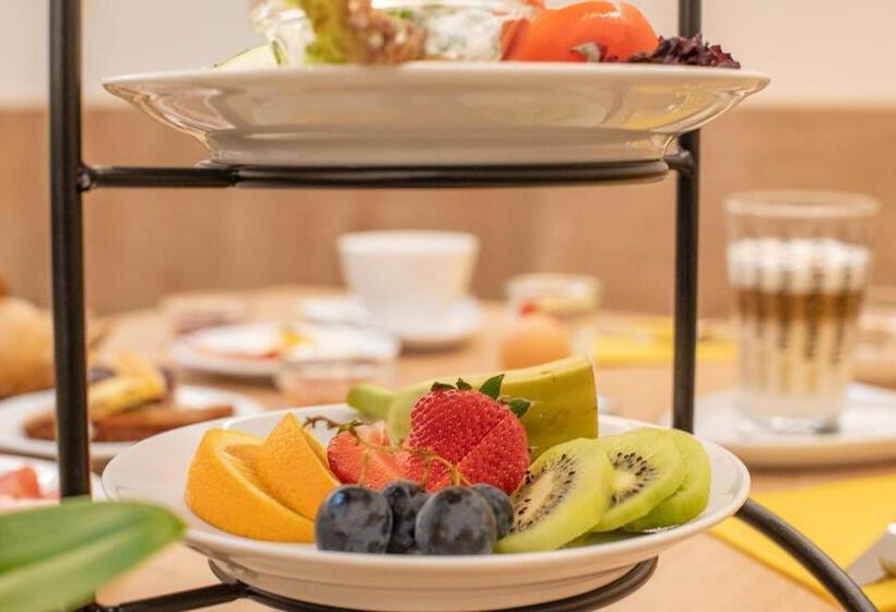 Номер Deluxe с Балконом, Rebenheim