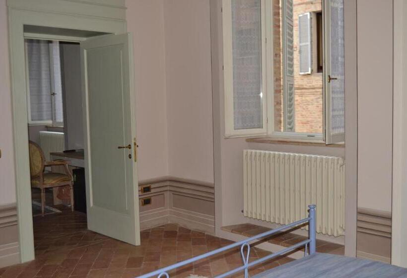 Четырехместный Номер Классик, Palazzo Roberti
