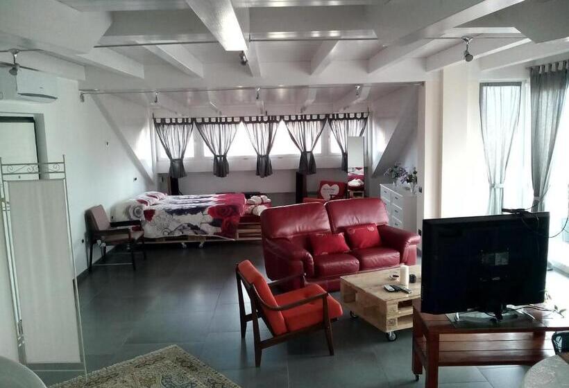 استودیو استاندارد با تراس, Walter