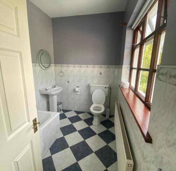3-Bett-Standardzimmer, Five Glens Inn