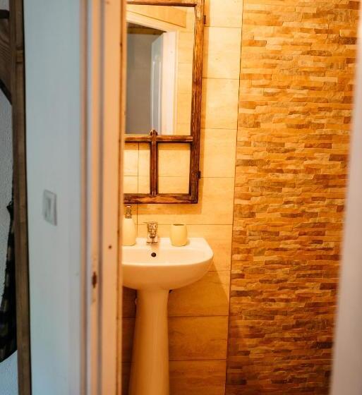 اتاق استاندارد, Pajisti Verzi / Green Meadows Guest House