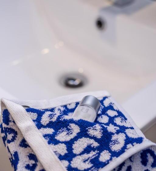 اتاق استاندارد, Suites @ Portarade
