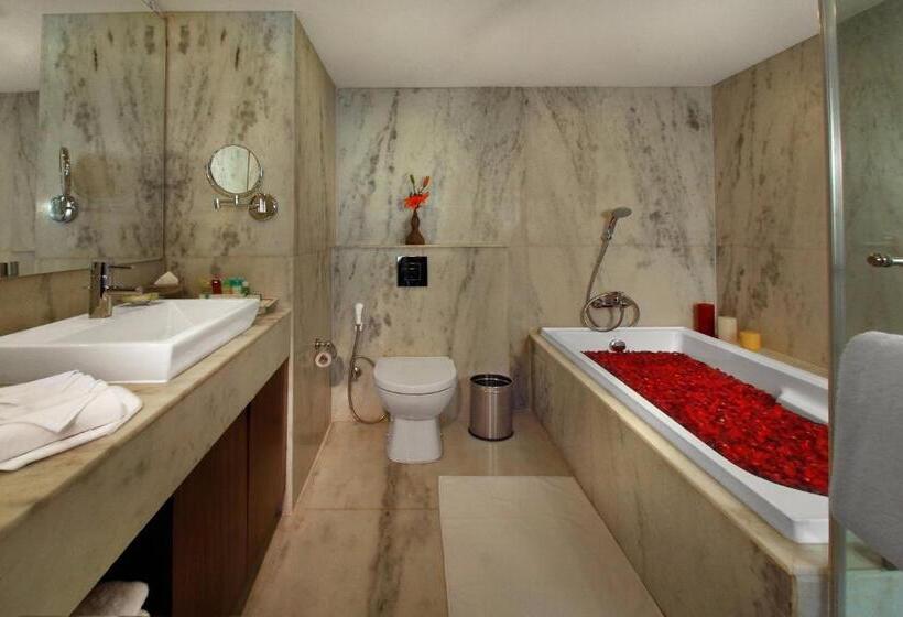 行政套房, Four Points By Sheraton Hotel And Serviced Apartments Pune