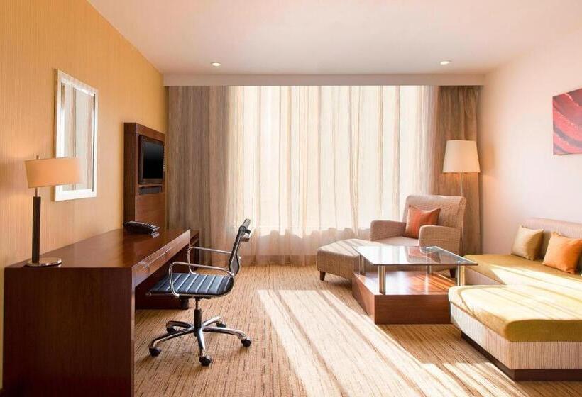 行政套房, Four Points By Sheraton Hotel And Serviced Apartments Pune