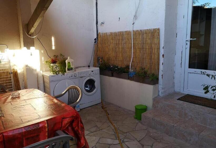 Студия Стандарт, Mini Studio De 13 M2 Avec Terrasse 15 Mn Centre Nimes