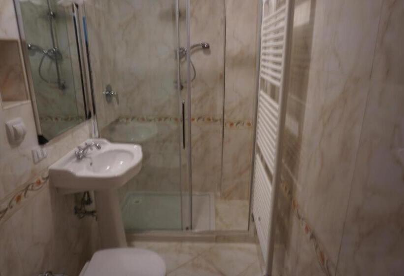 Standard room with outdoor bath, B & B Nina