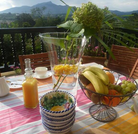 Семейный Номер Вид на Горы, Villa La Croix Basque
