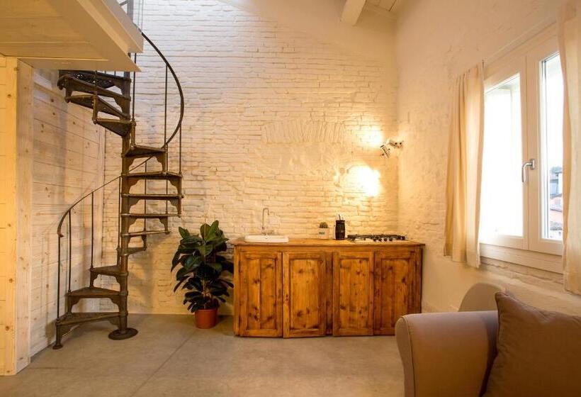 Номер Дюплекс, Sasaràl Suites