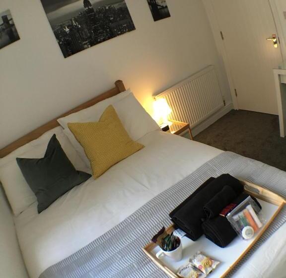 Номер Economy, Parsons Street