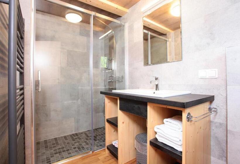 Номер Basic, Haus Derra