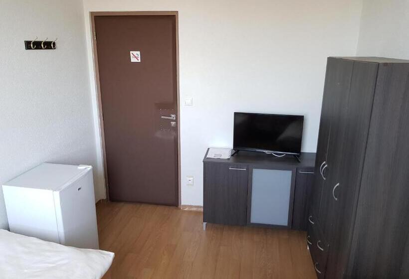 Номер Стандарт Трехместный, Country House Reem