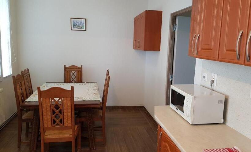 Апартаменты 1 Спальня Нижний Этаж, Country House Reem