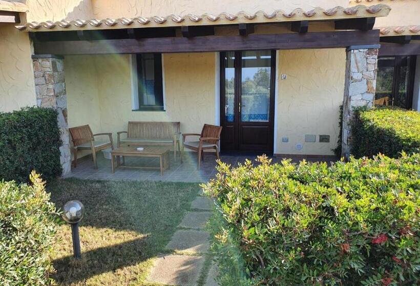 Номер Стандарт, Agriturismo Is Solinas