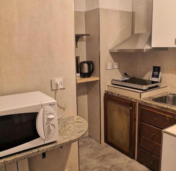 Студия Deluxe, Il Torrione