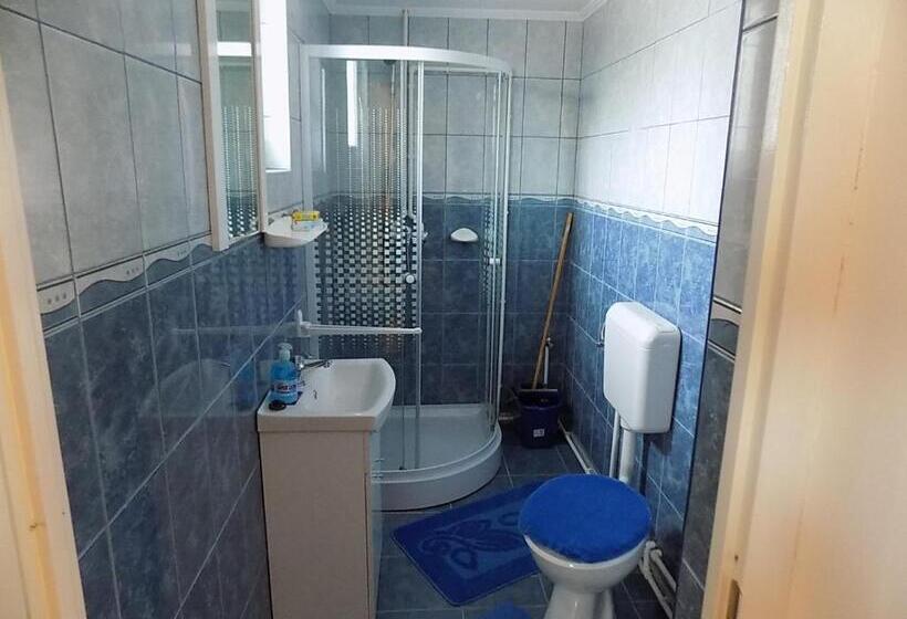 Дом 1 Спальня, Maksai Vendégház