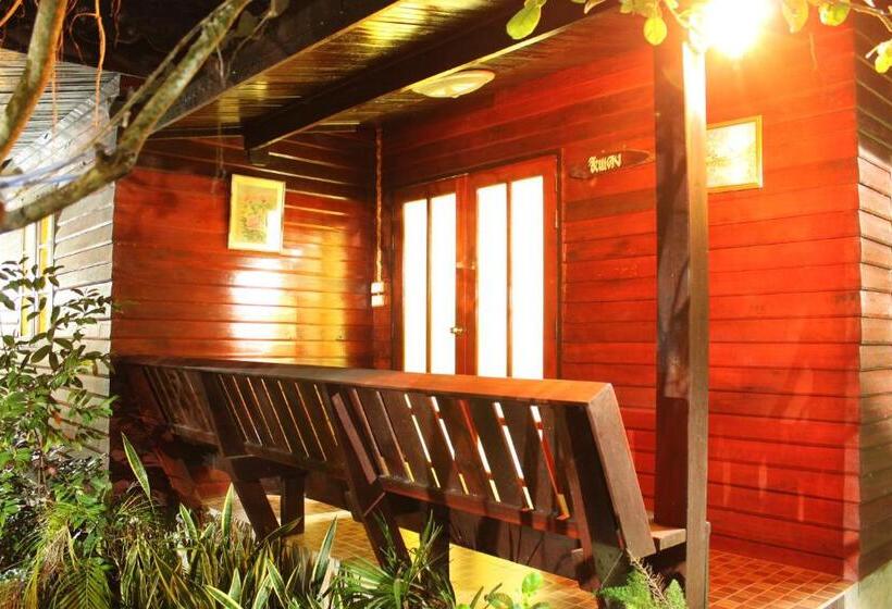 スタンダード４人部屋, Baansuan Lychee Maeklong Resort Ampawa