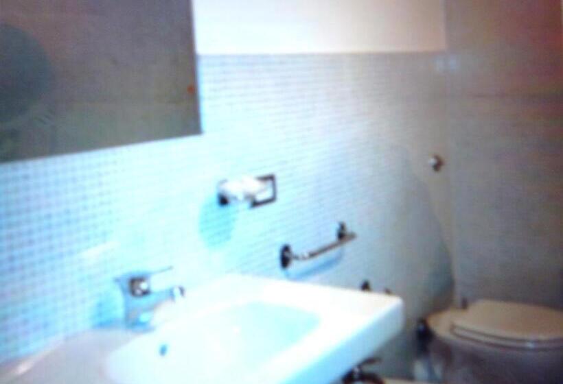 基本三人间, B&b Baglio Maragani